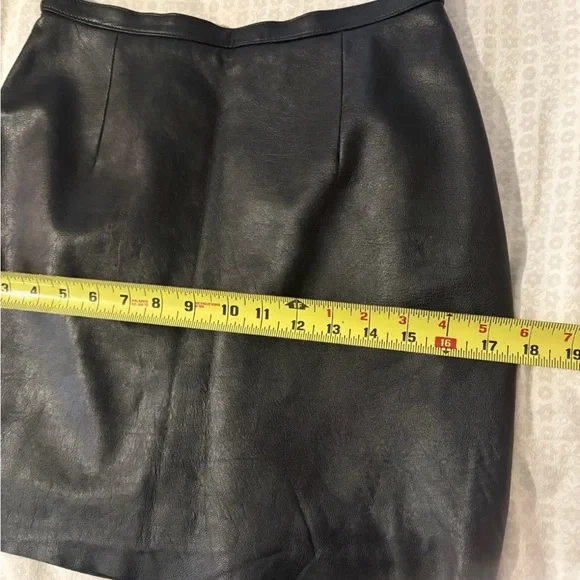 Women’s Wilsons Pelle Studio Genuine Leather Black Mini Skirt Size  4 - Picture 6 of 7